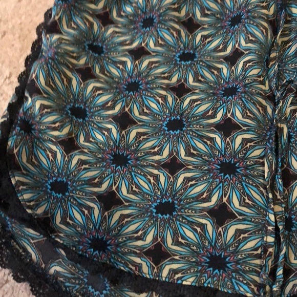 san souci shorts - Picture 2 of 2